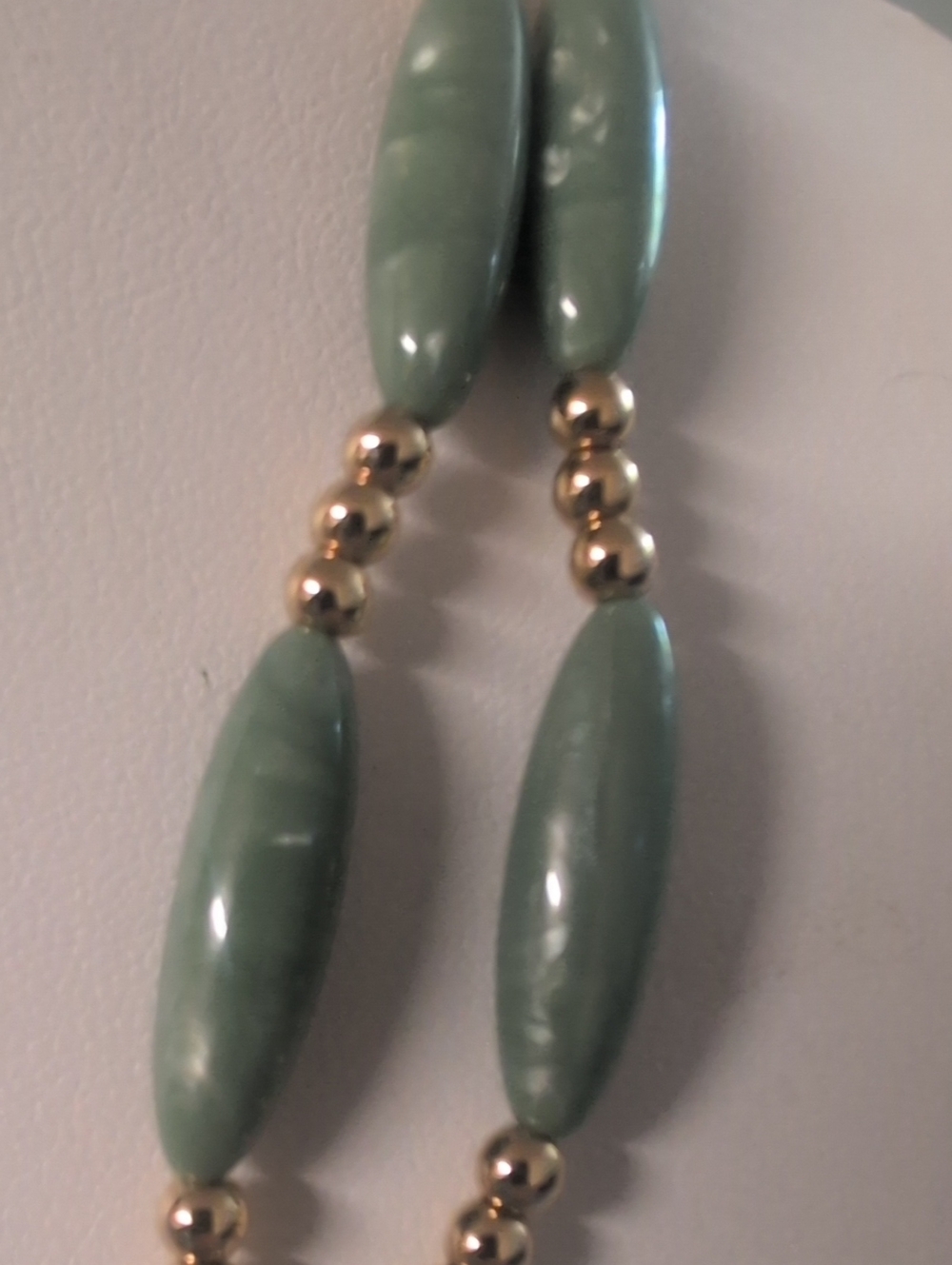 VTG Trifari Two -Strand Green Bead and Gold Accent Necklace - Women Jewelry - Picture 2 of 2